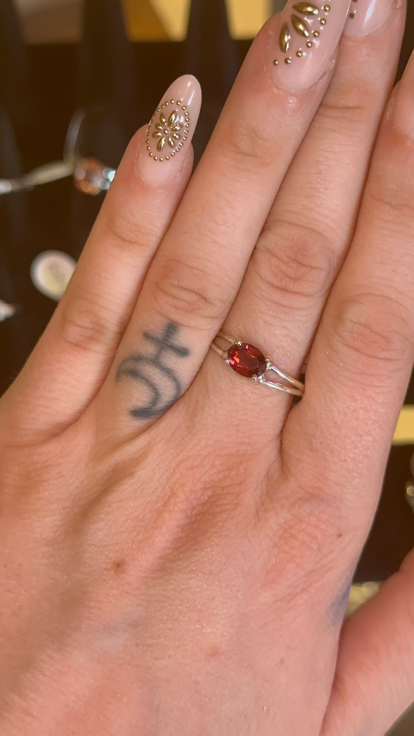 Garnet Ring size 8 in 925 Silver
